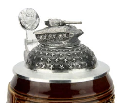 75 Years VE-Day Anniversary Beer Stein | Tank Lid 11 75 Years VE-Day Anniversary Beer Stein | Tank Lid -Zimmermann Shop 75 Years VE Day Anniversary Beer Stein Tank Lid Lid Detail SM 16252.1586800431